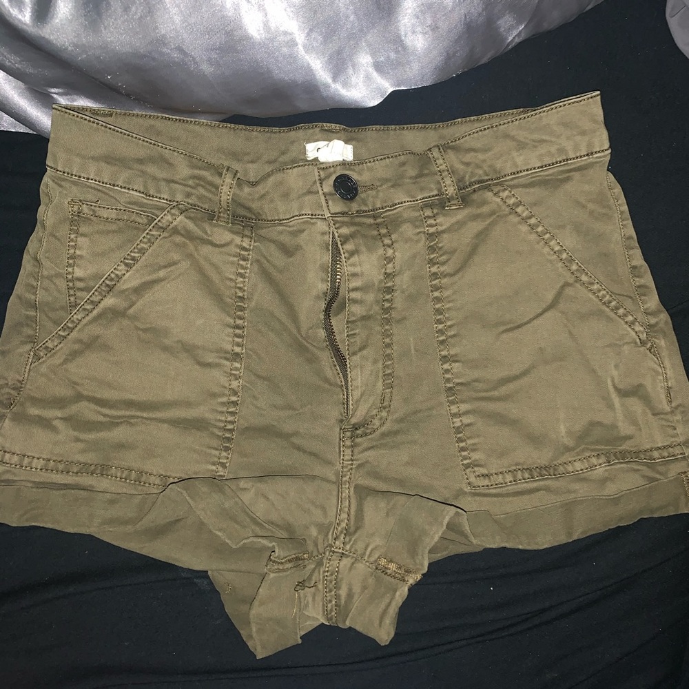 garage green cargo shorts